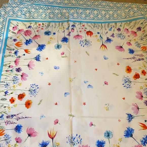 Maison d' Hermine Flower in The Field 4 Napkins - Picture 7 of 7